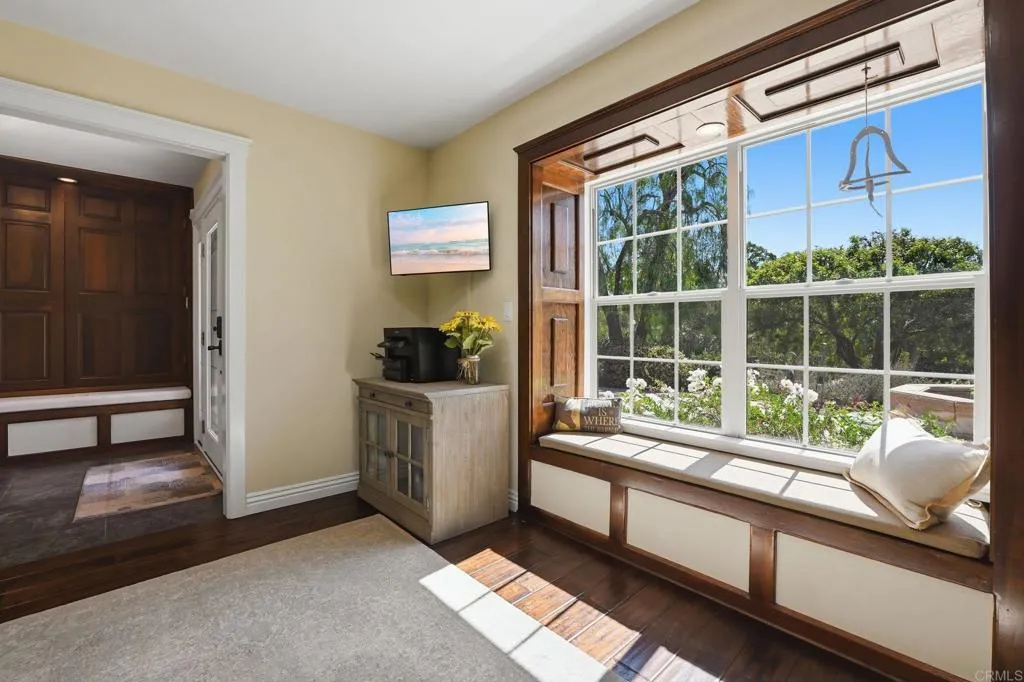 https://cdn.realtyfeed.com/cdn/127/306684226/11cf143a21e80176adb39d224a2524b7.webp