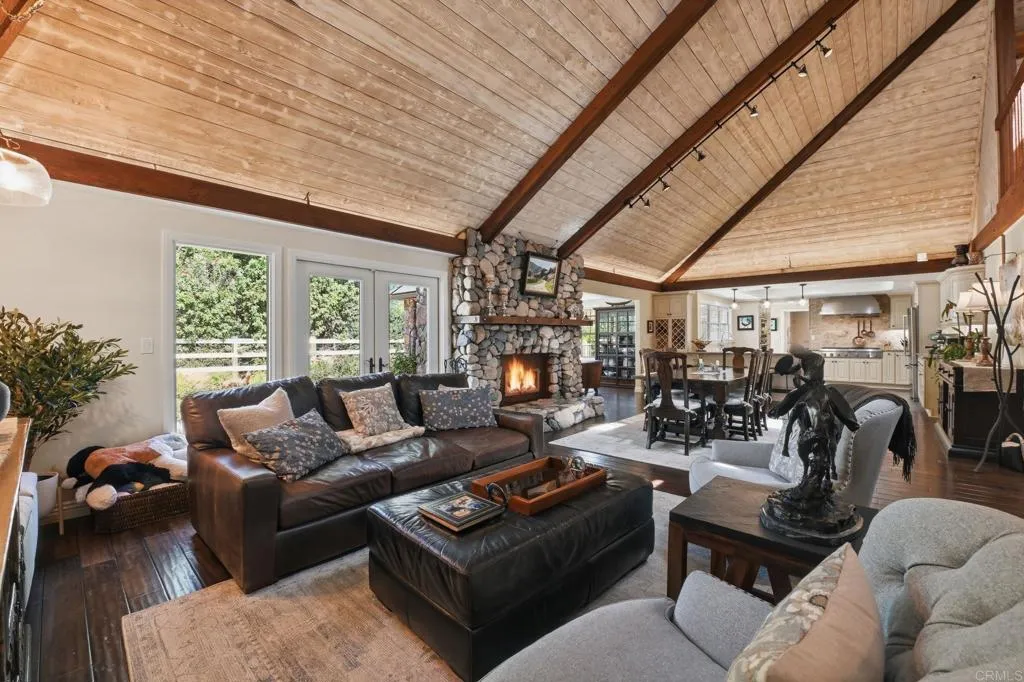 https://cdn.realtyfeed.com/cdn/127/306684226/6a377e40615c4be4b480d0bd0550ac1f.webp