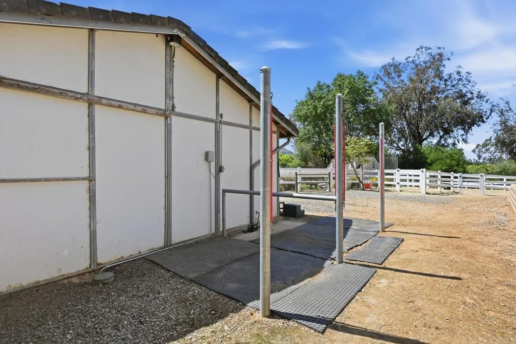 https://cdn.realtyfeed.com/cdn/127/306684226/764fc9d09200df11a3f9d6930f429114.webp