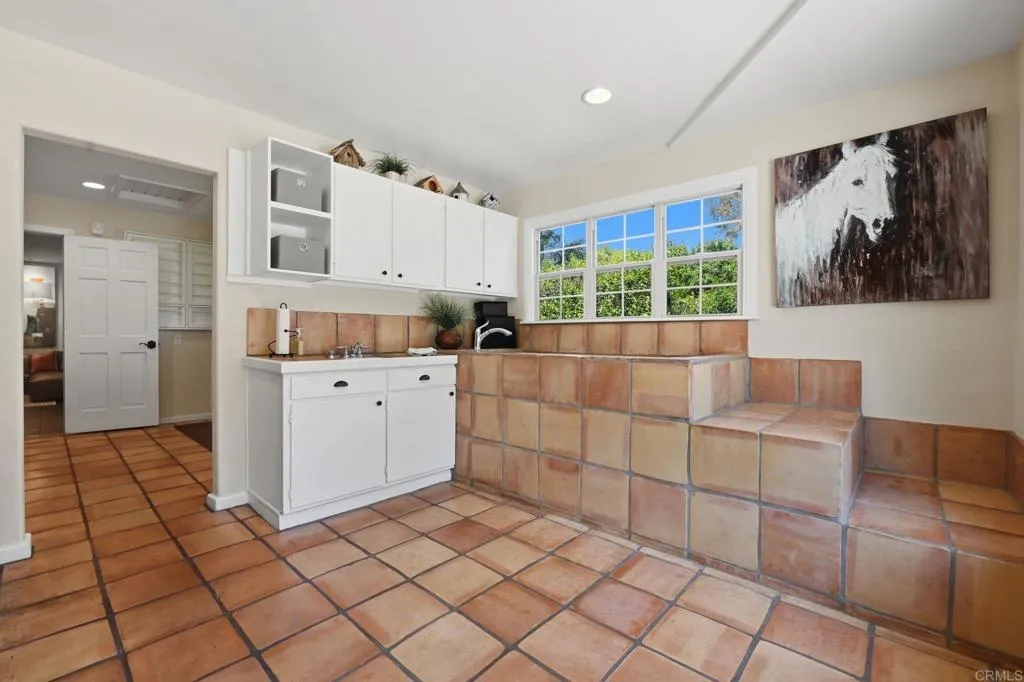 https://cdn.realtyfeed.com/cdn/127/306684226/7773abab756ac157f50563d567849cdd.webp