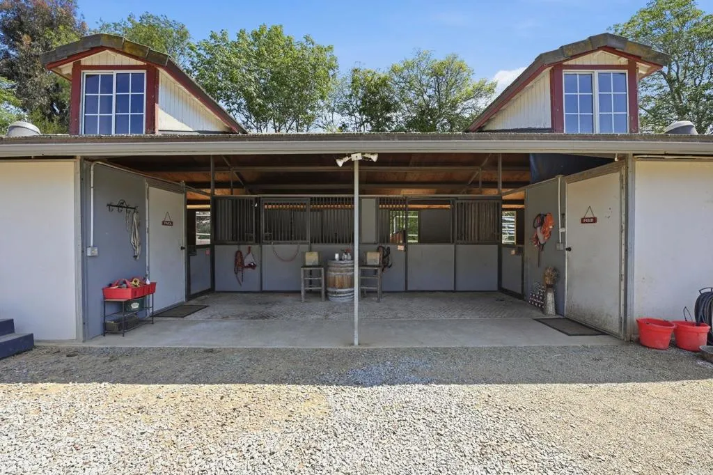 https://cdn.realtyfeed.com/cdn/127/306684226/7da6b85248a97936087ade4f872a0467.webp