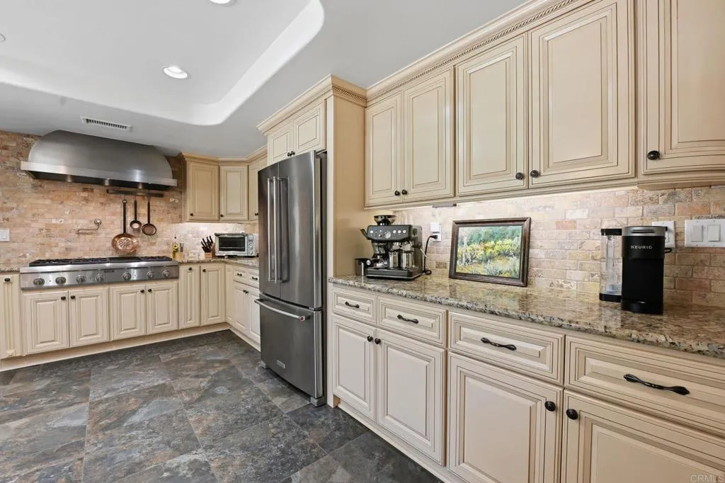 https://cdn.realtyfeed.com/cdn/127/306684226/90b9bcf49aa51a6d16f08c60bb531014.webp