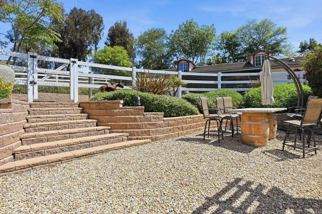 https://cdn.realtyfeed.com/cdn/127/306684226/93d74db185f957bd48dd2603784f46ec.webp