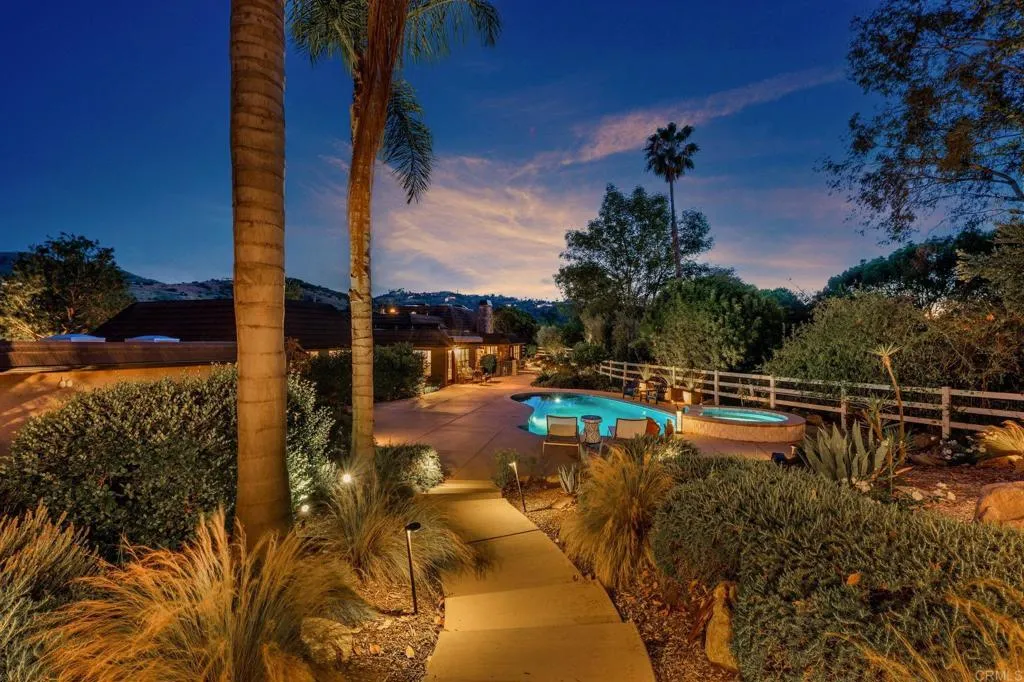 https://cdn.realtyfeed.com/cdn/127/306684226/d409301b7f4c94baa1422e9ca905f535.webp