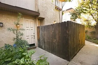 Northridge, CA 91325
