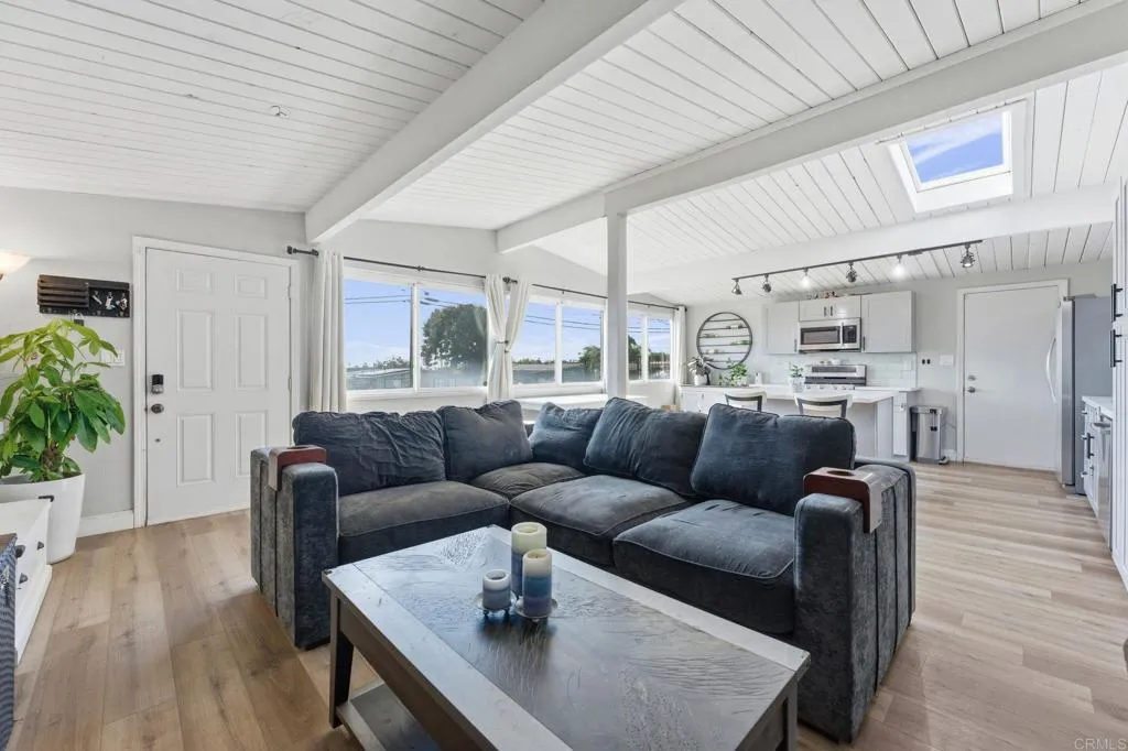 https://cdn.realtyfeed.com/cdn/127/306684325/103c71e4670630777a7bea8587965332.webp