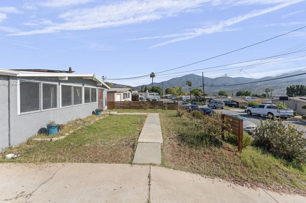 https://cdn.realtyfeed.com/cdn/127/306684325/192a3b5fb8c42542b4d9b963713bfbd7.webp