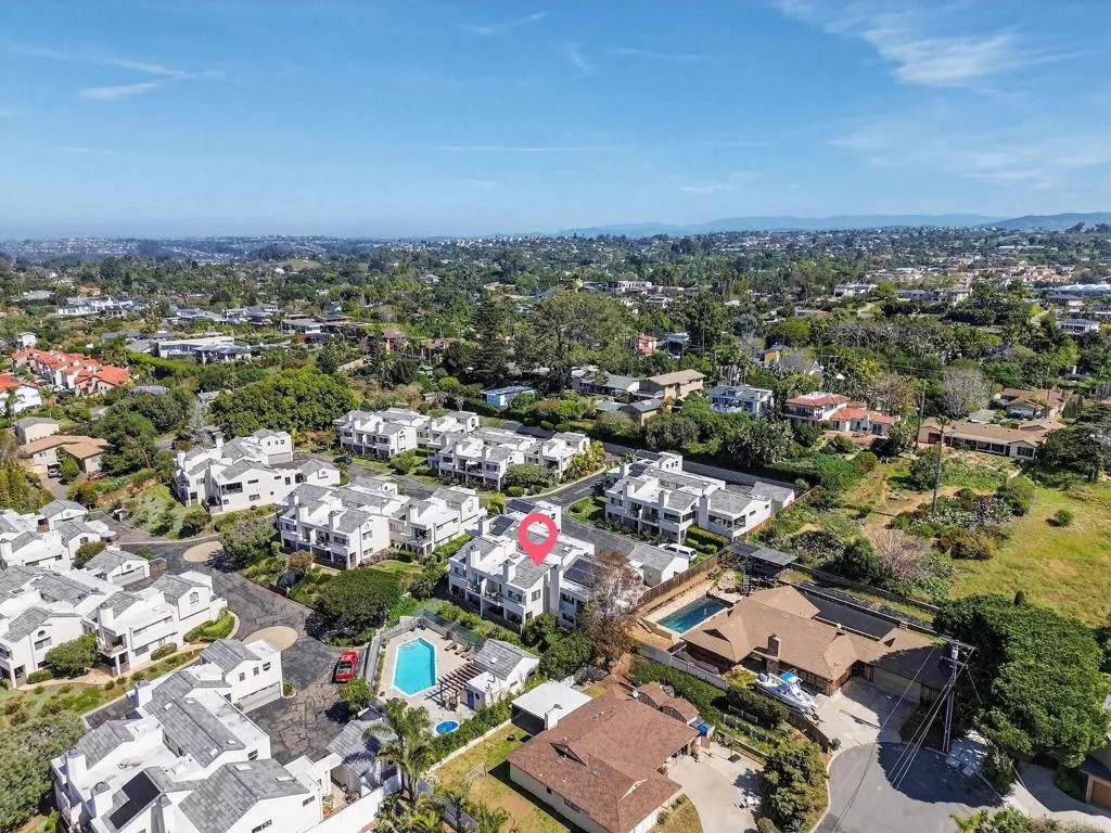 https://cdn.realtyfeed.com/cdn/127/306684381/9d91dc462c319b6ff8ab068103f7a672.webp