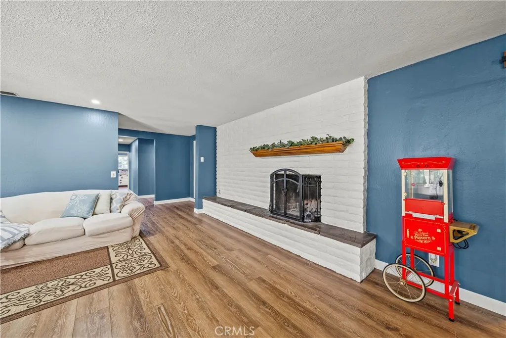 https://cdn.realtyfeed.com/cdn/127/306684503/4549c89b4e4d9b9354f912ab46aa7756.webp