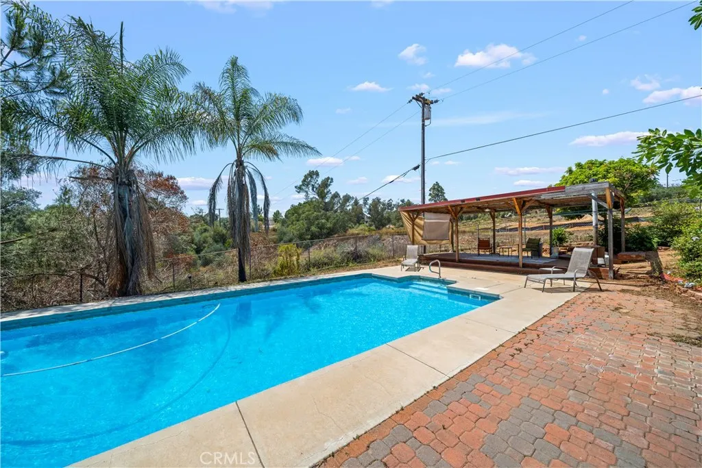 https://cdn.realtyfeed.com/cdn/127/306684503/7cfff7e1e04bfb1424a264c0127f3213.webp