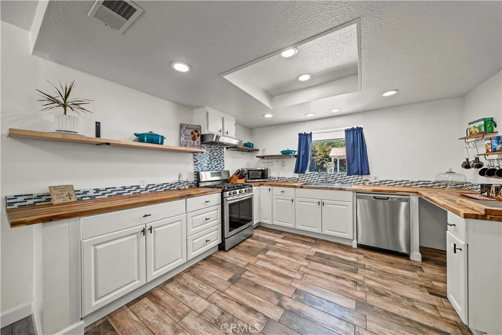 https://cdn.realtyfeed.com/cdn/127/306684503/81c16efb9547cb9f7666b375730c7820.webp