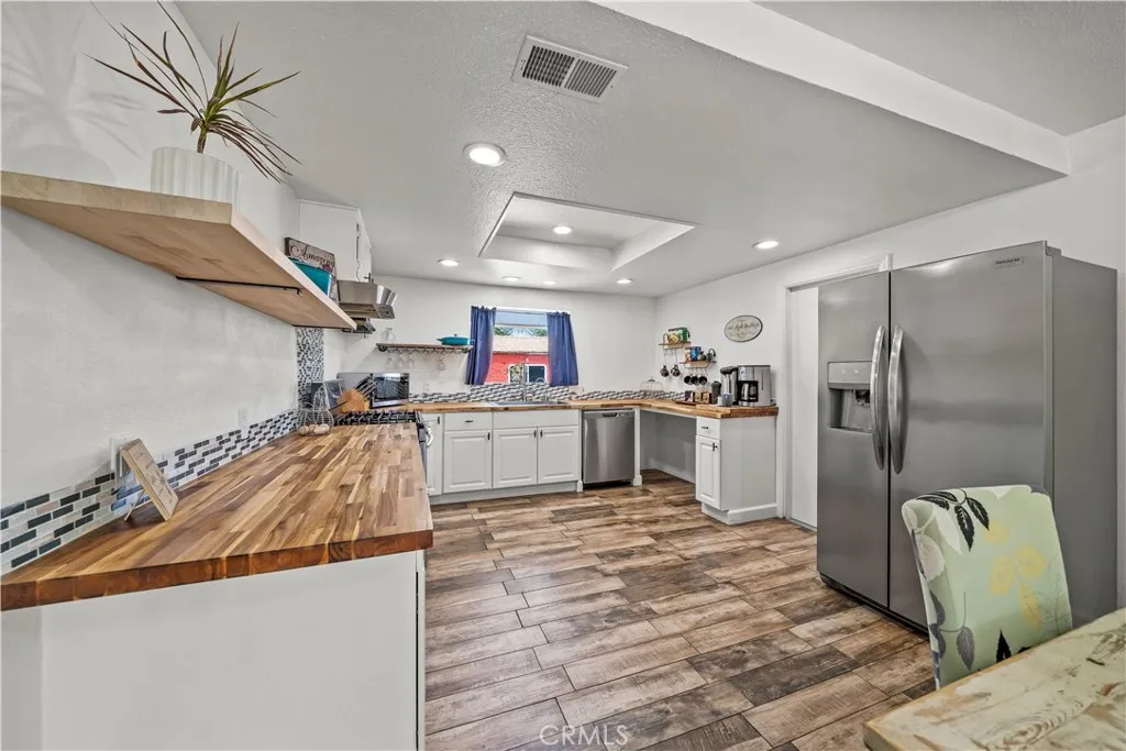 https://cdn.realtyfeed.com/cdn/127/306684503/b9794a2441de7e2f33bb0d7393ed40fd.webp