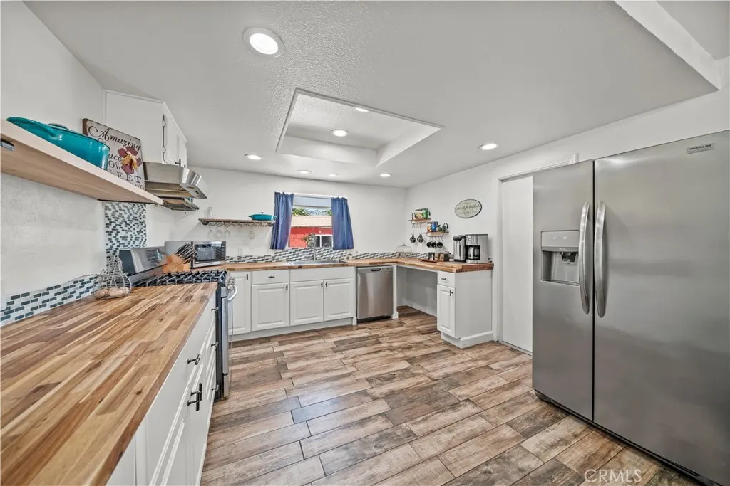 https://cdn.realtyfeed.com/cdn/127/306684503/ce9888b7bd5bd20d42ed0c3d3cc6a380.webp