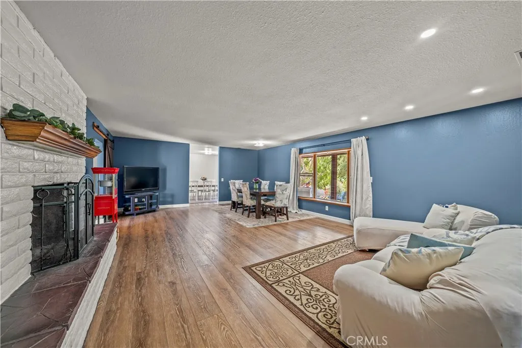 https://cdn.realtyfeed.com/cdn/127/306684503/efe117787ecdf88634d952b46ae490a9.webp