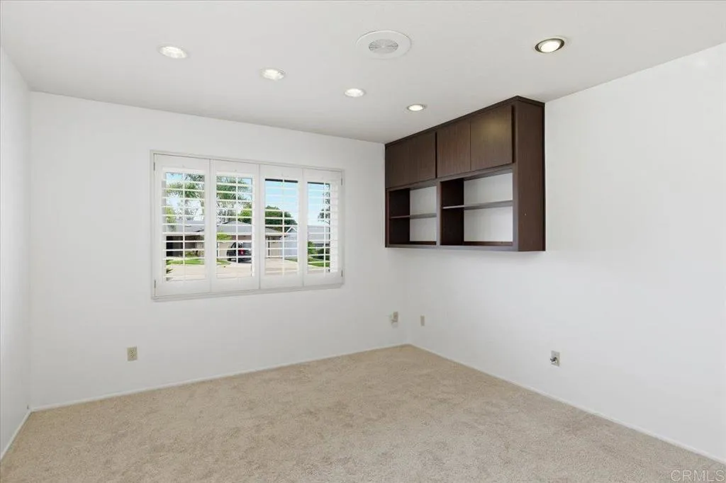 https://cdn.realtyfeed.com/cdn/127/306684550/38cb1b588283449057c9bc25dd951291.webp