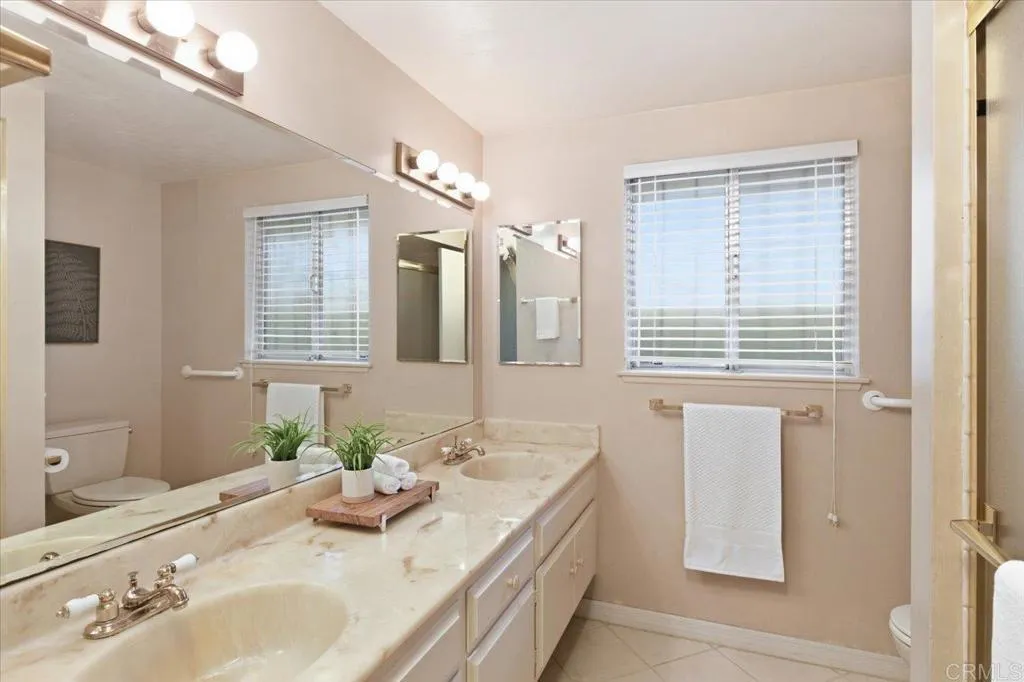 https://cdn.realtyfeed.com/cdn/127/306684550/3d2b6640b1ac304407f3b36b43be172b.webp