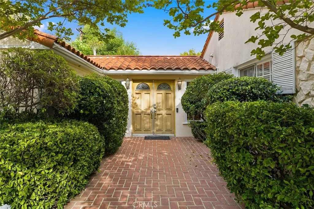 Woodland Hills, CA 91364