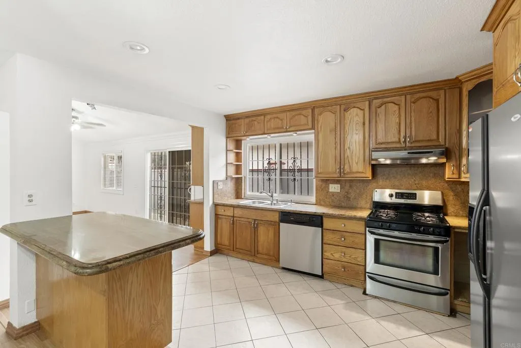 https://cdn.realtyfeed.com/cdn/127/306684586/55c05e5d087e7773a027db7a8e06df92.webp