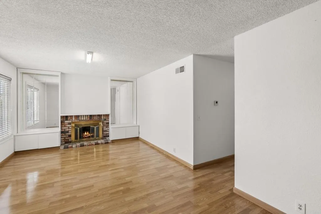 https://cdn.realtyfeed.com/cdn/127/306684586/ea38d6322d2bbfae2f657475a1ae3ca2.webp