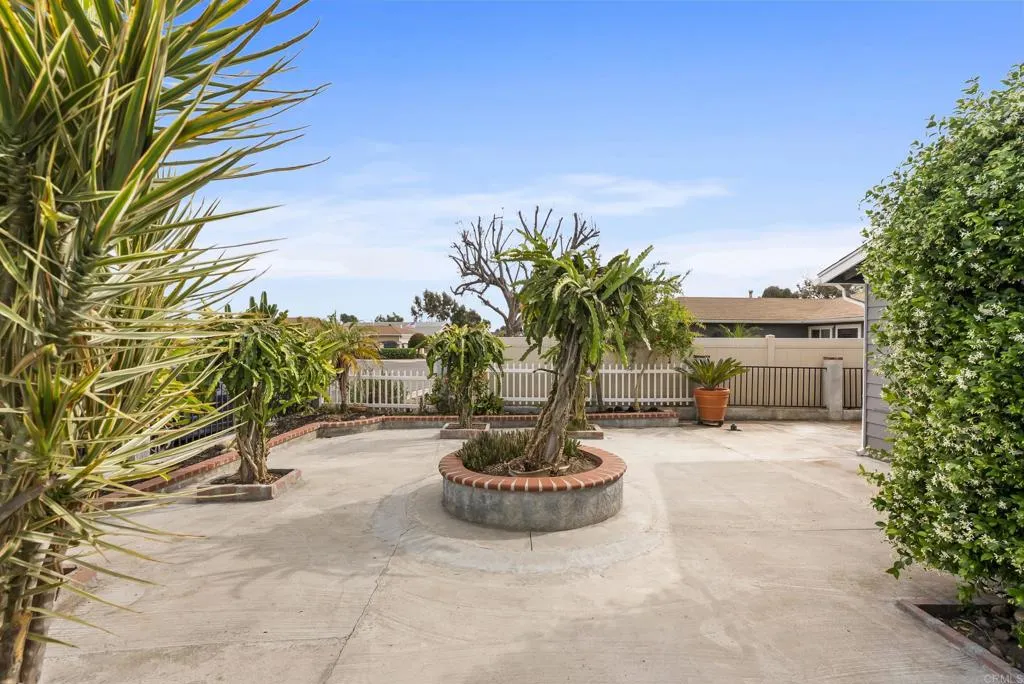 https://cdn.realtyfeed.com/cdn/127/306684586/f8dca30673eb44d6eb756ca7a41bf18a.webp