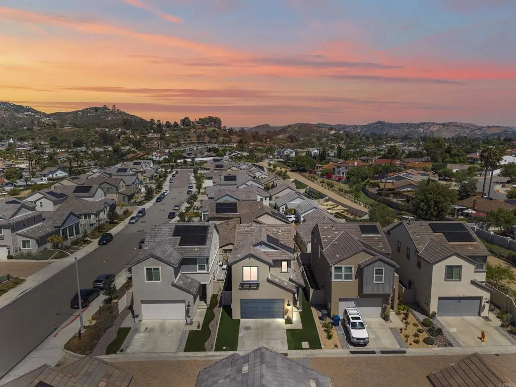 https://cdn.realtyfeed.com/cdn/127/306684807/67023a74aed459e783625af3b6db15b3.webp