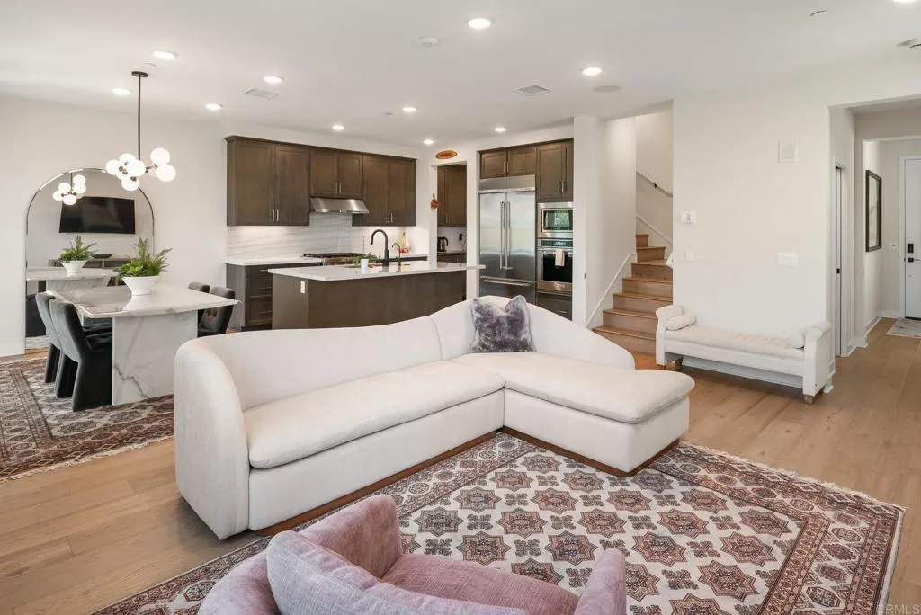https://cdn.realtyfeed.com/cdn/127/306684812/1f24a7ac4bde3c6282fb1c06300ce5d8.webp