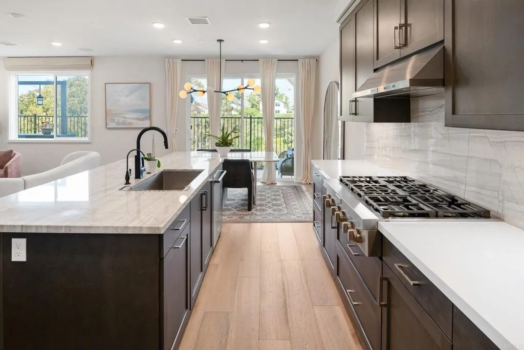 https://cdn.realtyfeed.com/cdn/127/306684812/b5bfe053a777cc687299c98be010bfc3.webp