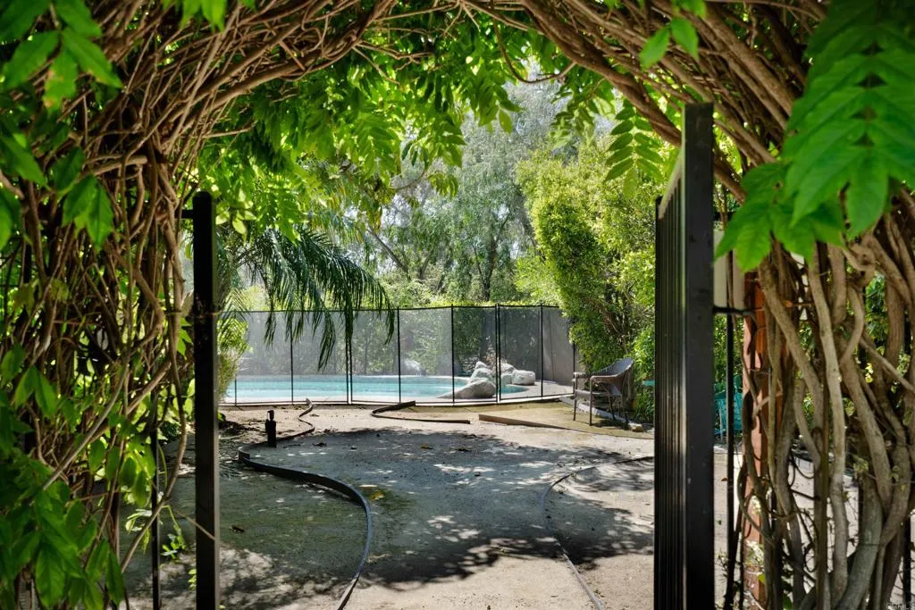 https://cdn.realtyfeed.com/cdn/127/306684843/4d611e687d30210a80626a6eea6403e8.webp