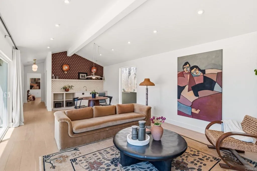 https://cdn.realtyfeed.com/cdn/127/306684949/002fcf3db27deacdc01be15d7239962a.webp