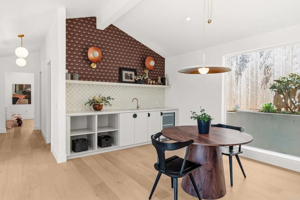 https://cdn.realtyfeed.com/cdn/127/306684949/3c696060b449250b42ee37d0531ac6dc.webp