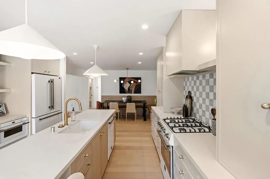 https://cdn.realtyfeed.com/cdn/127/306684949/c8119c8d8f307a47dfa8d825714014f2.webp