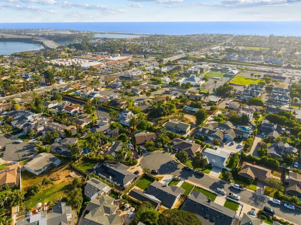 https://cdn.realtyfeed.com/cdn/127/306684949/def0abbdbbb74aa3fa206a45f45f197f.webp