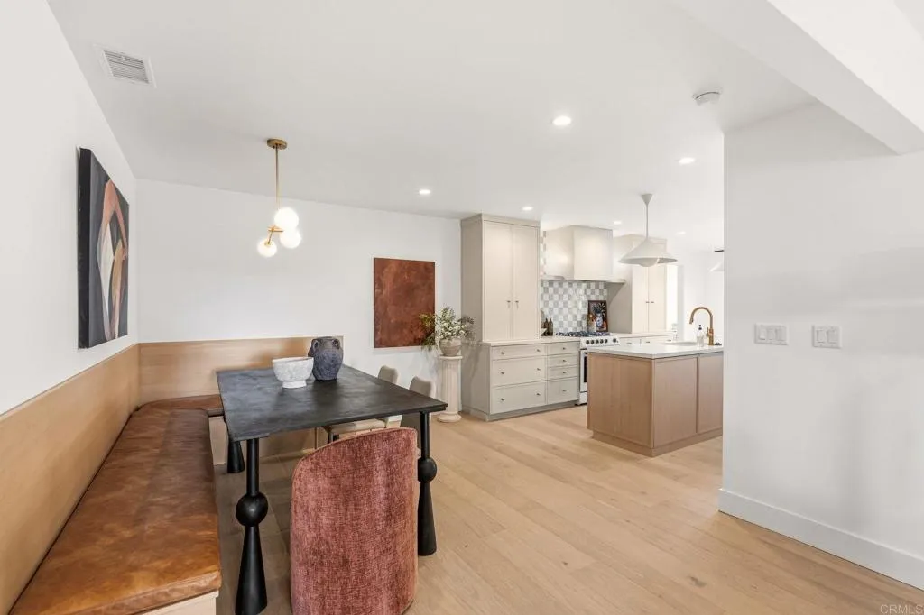 https://cdn.realtyfeed.com/cdn/127/306684949/ebd13400fa24ac3888ea92ee1c53f38e.webp