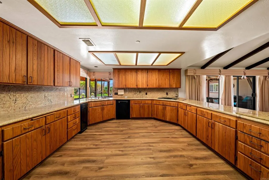 https://cdn.realtyfeed.com/cdn/127/306685021/0c4abc31c35e946a05acad119bfc2ef2.webp