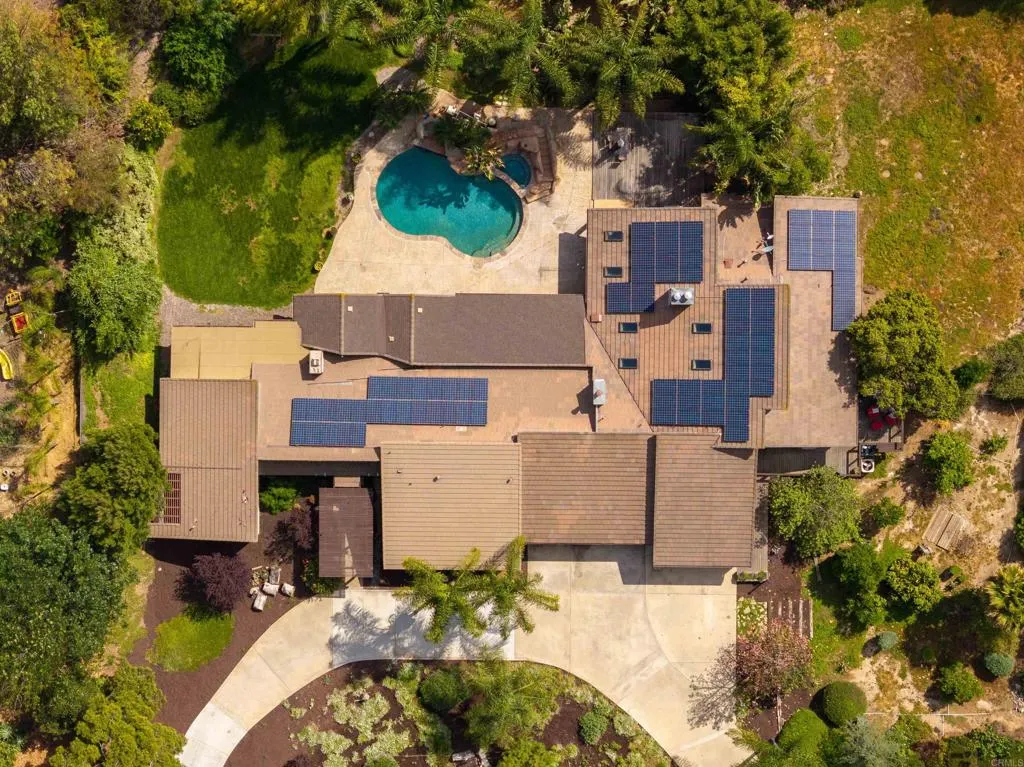 https://cdn.realtyfeed.com/cdn/127/306685021/39d555530e7ab95cc4516842118fe148.webp
