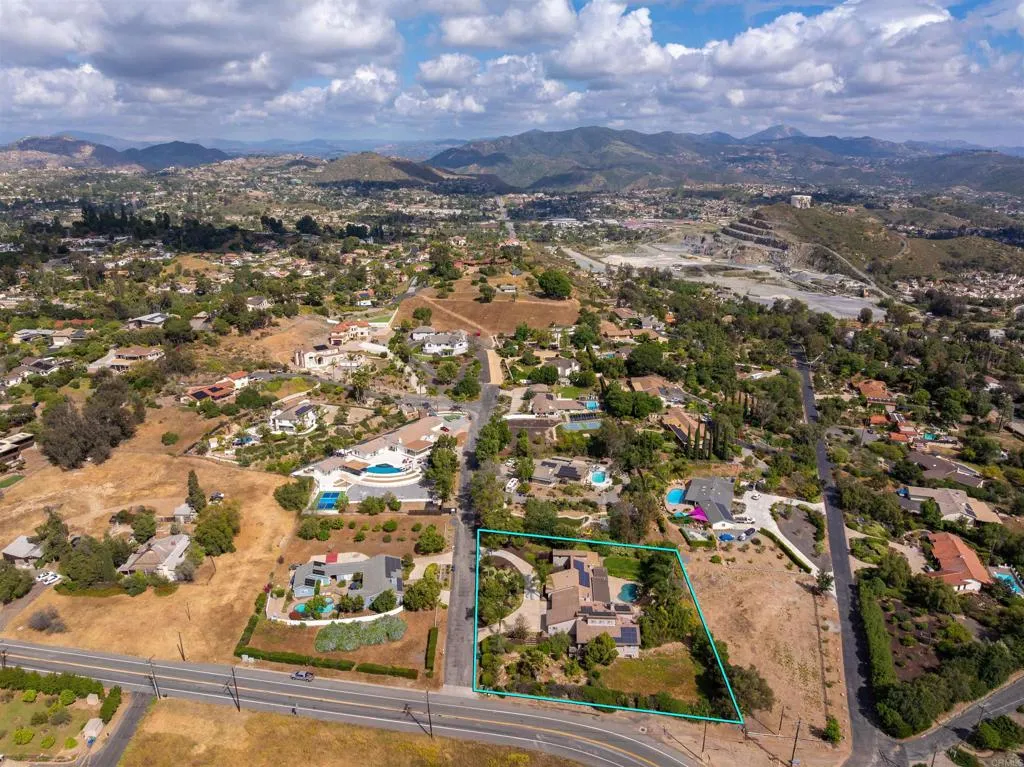 https://cdn.realtyfeed.com/cdn/127/306685021/4afb8059d3506e77b685d51a9d777760.webp
