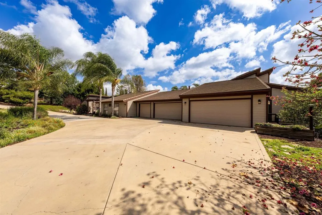 https://cdn.realtyfeed.com/cdn/127/306685021/580cef6e6594c701503837310d9137d6.webp