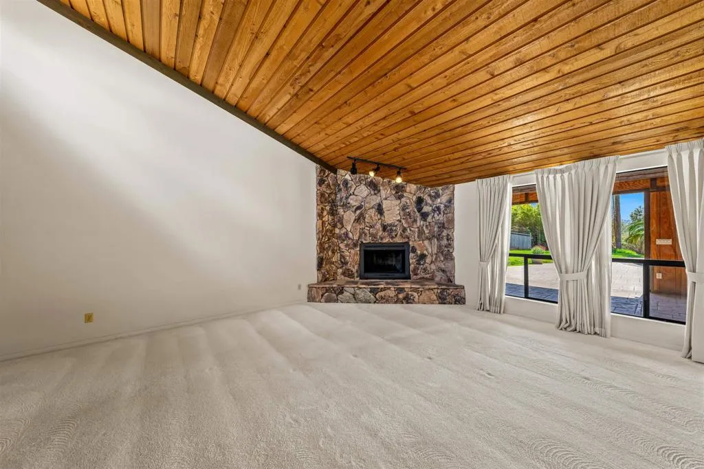 https://cdn.realtyfeed.com/cdn/127/306685021/66368709975bfa3196681ab812766b84.webp
