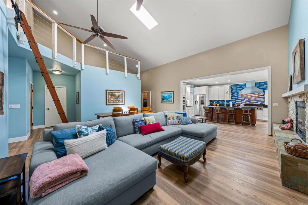 https://cdn.realtyfeed.com/cdn/127/306685021/80639353d1419b629915e94769d8b5b6.webp