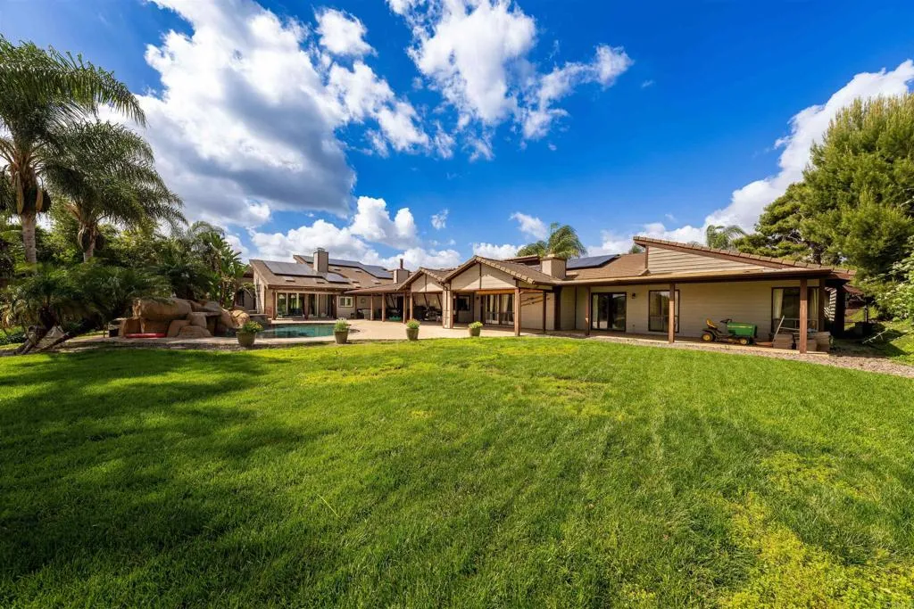https://cdn.realtyfeed.com/cdn/127/306685021/8db828a6e557345f7477bfc5c7ea441a.webp