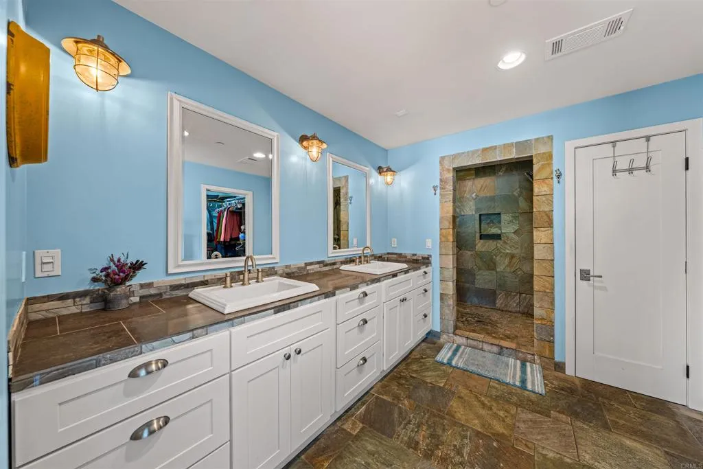 https://cdn.realtyfeed.com/cdn/127/306685021/c8536c84baba9bd742eee88ff9dd9ffe.webp