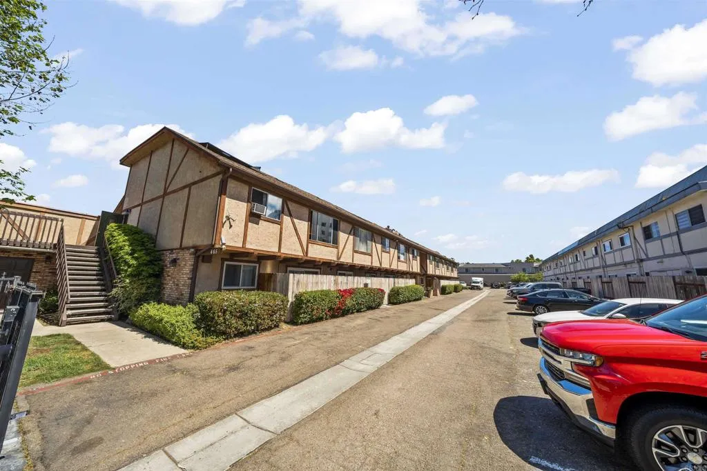 https://cdn.realtyfeed.com/cdn/127/306685023/a6a4d849eed937a1c70adb0308f4437e.webp
