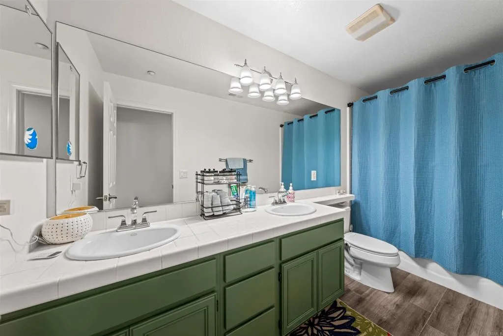 https://cdn.realtyfeed.com/cdn/127/306685038/de3ad0700b2abe1a6e92d6d17576c1cb.webp