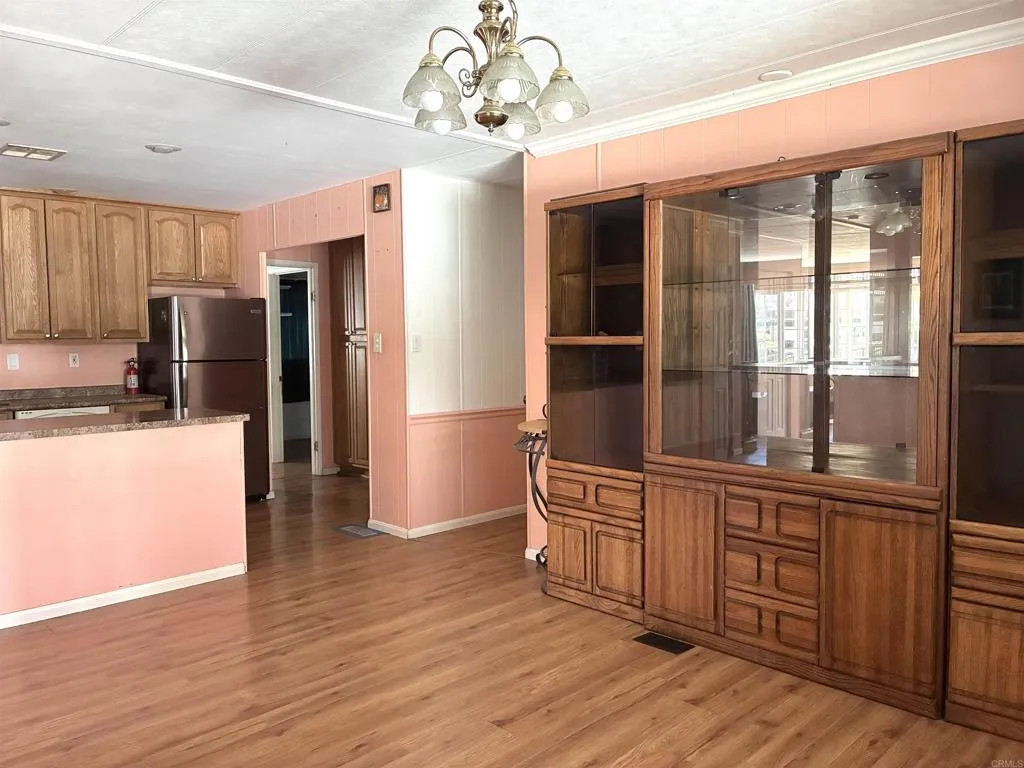 https://cdn.realtyfeed.com/cdn/127/306685119/5ad34408ac1edc47d3e0399c1437715e.webp