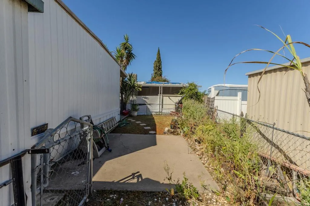 https://cdn.realtyfeed.com/cdn/127/306685120/15d7d9a4749693a7c31f883447e49599.webp