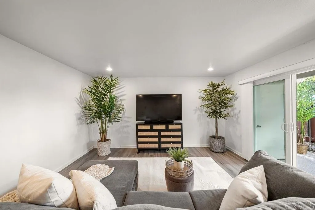 https://cdn.realtyfeed.com/cdn/127/306685122/0981bf3a3e01ba10a82ce2371097c17e.webp