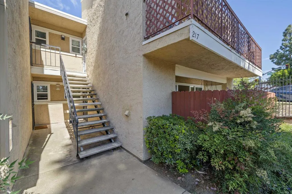 https://cdn.realtyfeed.com/cdn/127/306685122/21c9da73f731bdb8a5ba88619e9b78a5.webp