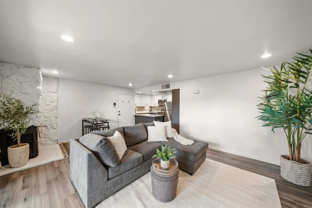 https://cdn.realtyfeed.com/cdn/127/306685122/c876f0d5451689924b590611711343b5.webp