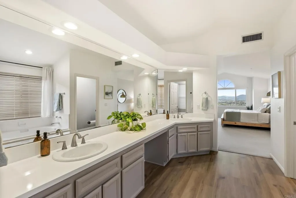 https://cdn.realtyfeed.com/cdn/127/306685148/6a51f3ef257a1394cd5f827753a6df30.webp