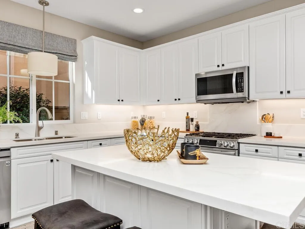 https://cdn.realtyfeed.com/cdn/127/306685155/19f1f702a4ad926e6785141397391fa6.webp